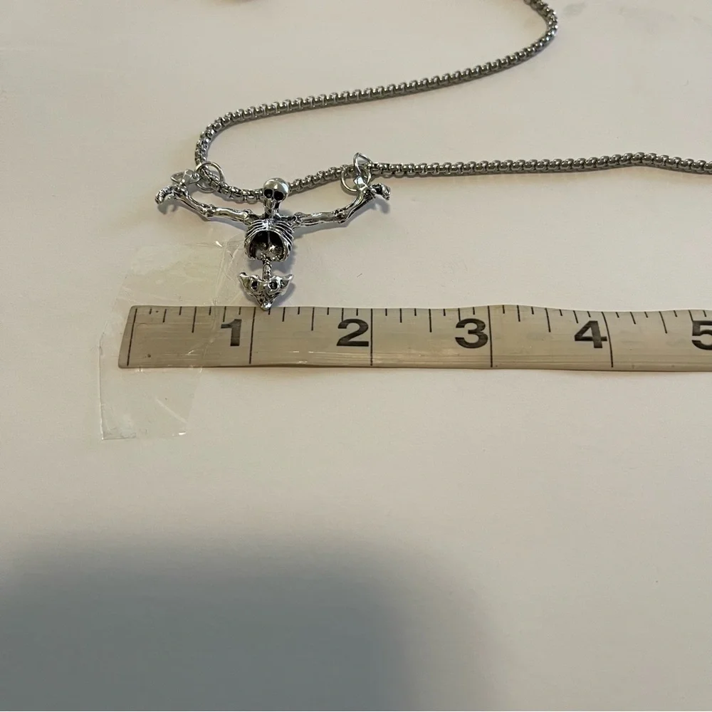 Mens Necklace Skeleton Hanging Silver Tone Goth Halloween New With Tags